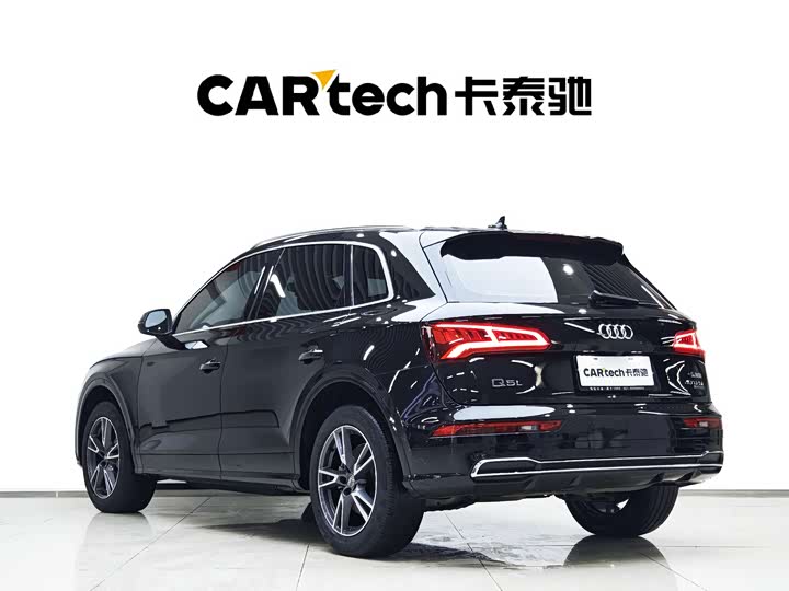 Фото 6 - Audi Q5L
