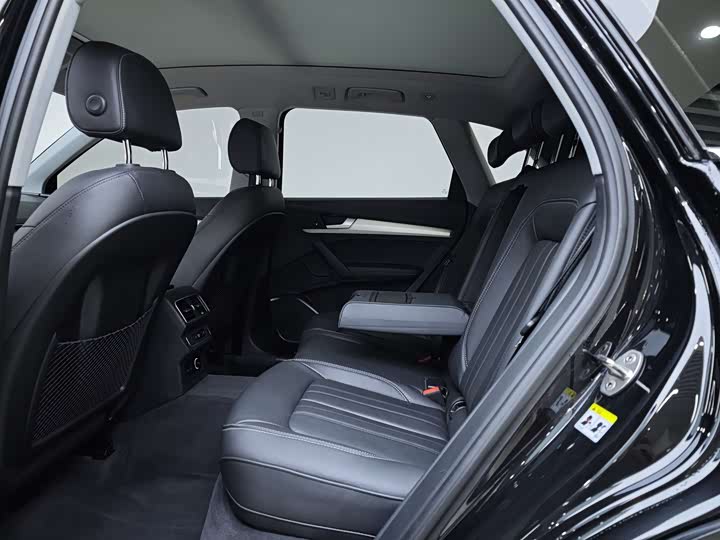 Фото 9 - Audi Q5L