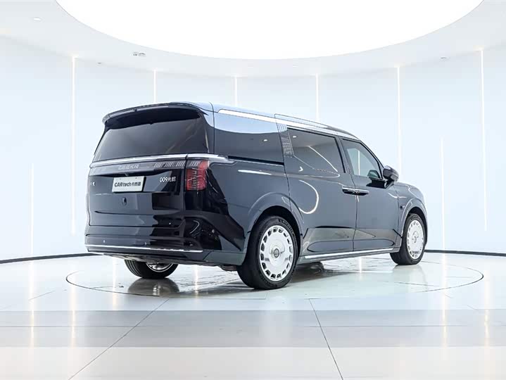 Фото 5 - Zeekr 009