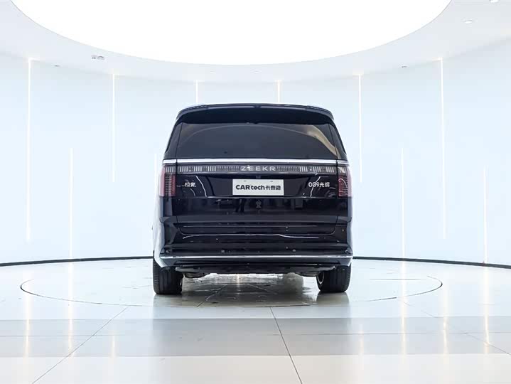Фото 6 - Zeekr 009