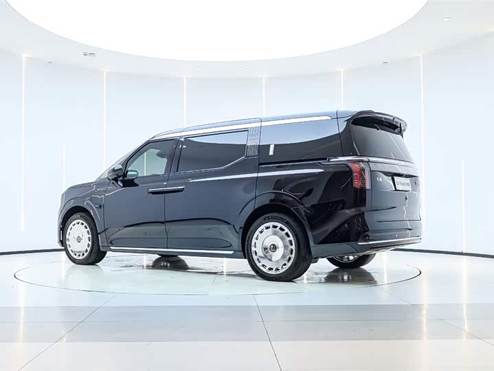 Фото 7 - Zeekr 009