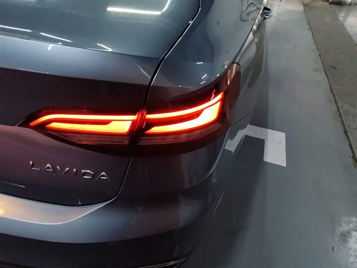 Фото 8 - Volkswagen Lavida