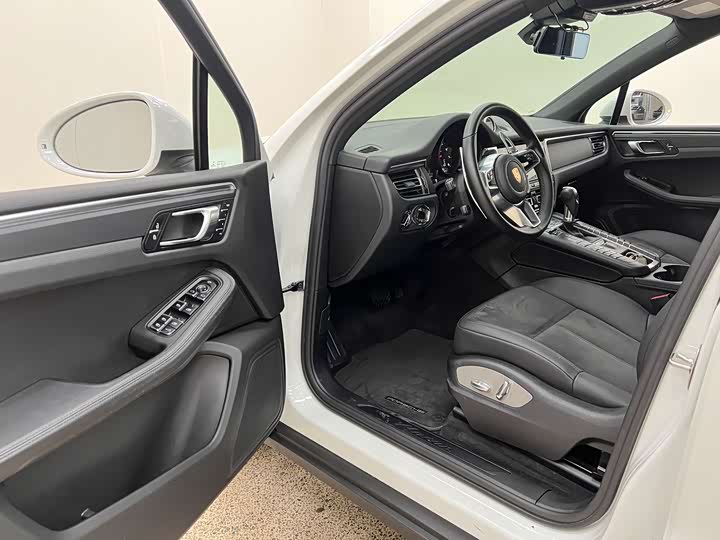 Фото 8 - Porsche Macan