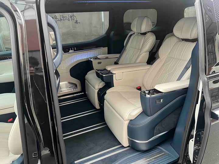 Фото 5 - Zeekr 009