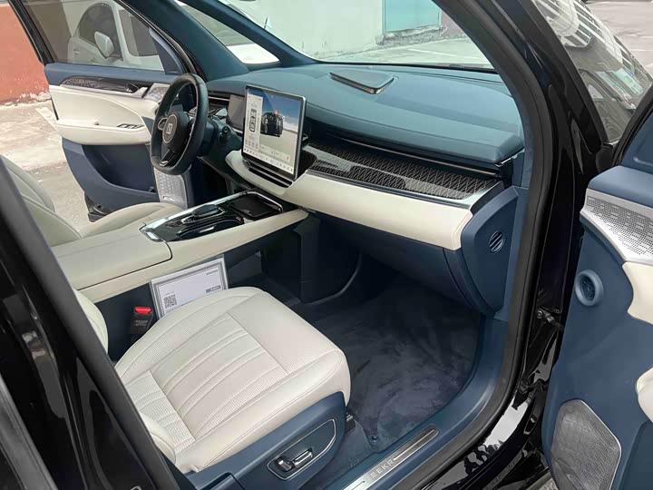 Фото 6 - Zeekr 009