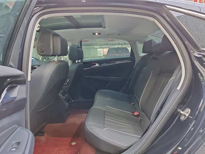 Фото 3 - Volkswagen Passat