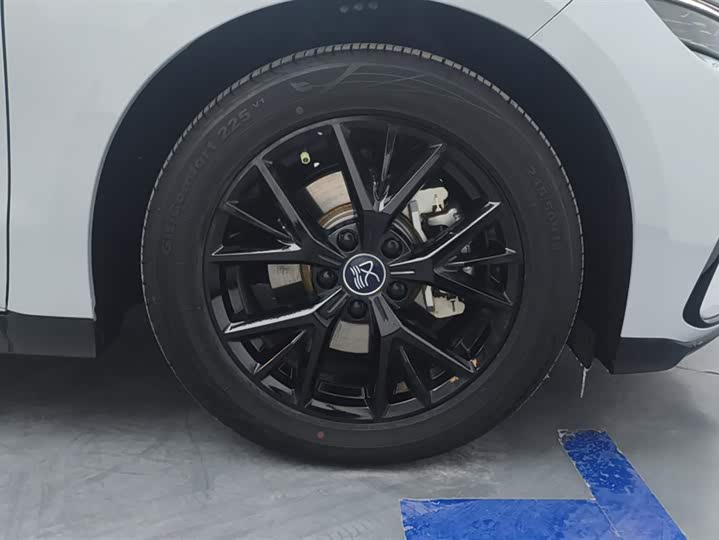 Фото 6 - BYD Han