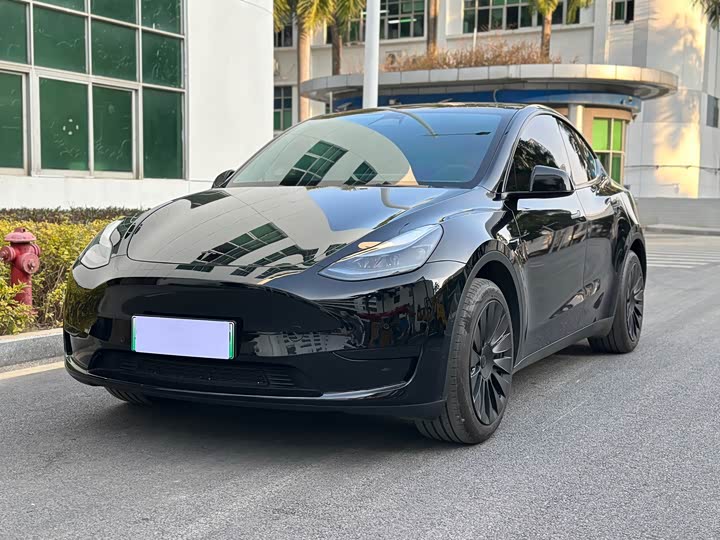 Фото 1 - Tesla Model Y