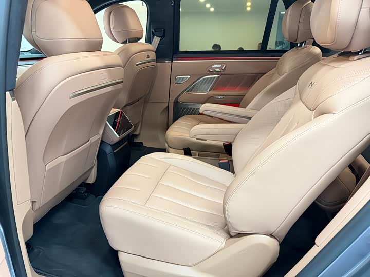 Фото 6 - Nio Onvo L90