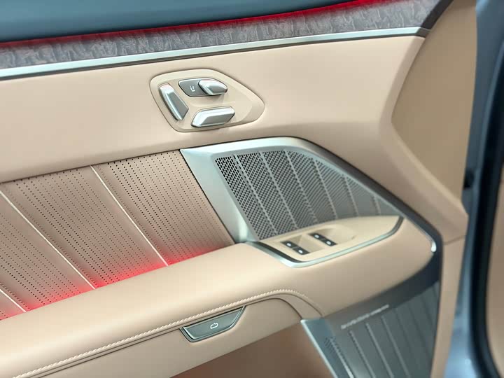 Фото 9 - Nio Onvo L90