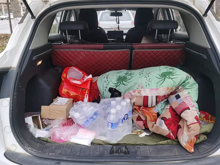 Фото 4 - Geely Coolray