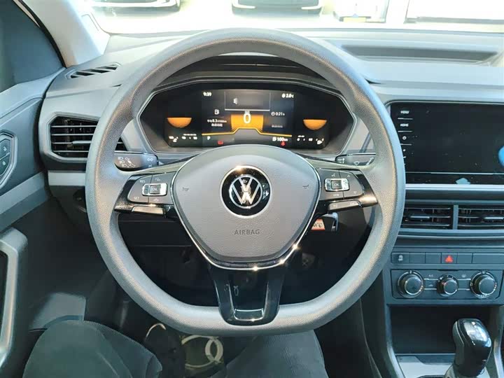 Фото 7 - Volkswagen T-Cross