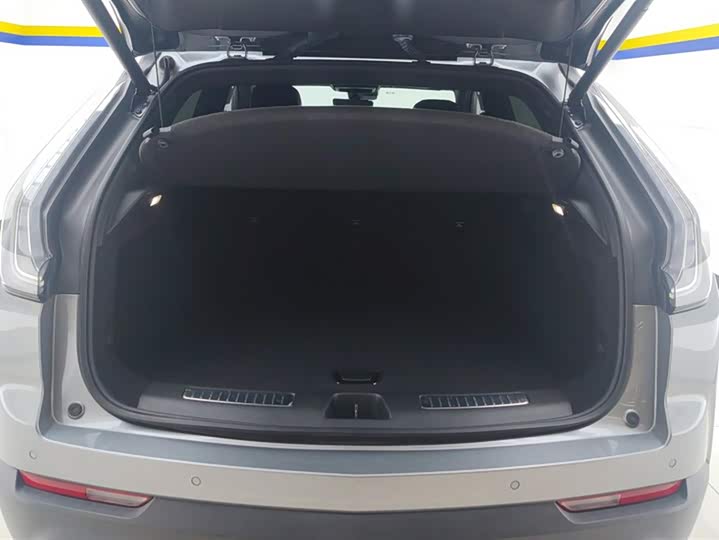 Фото 4 - Cadillac XT4