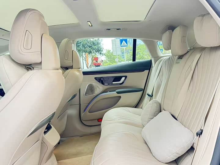 Фото 8 - Mercedes-Benz EQS