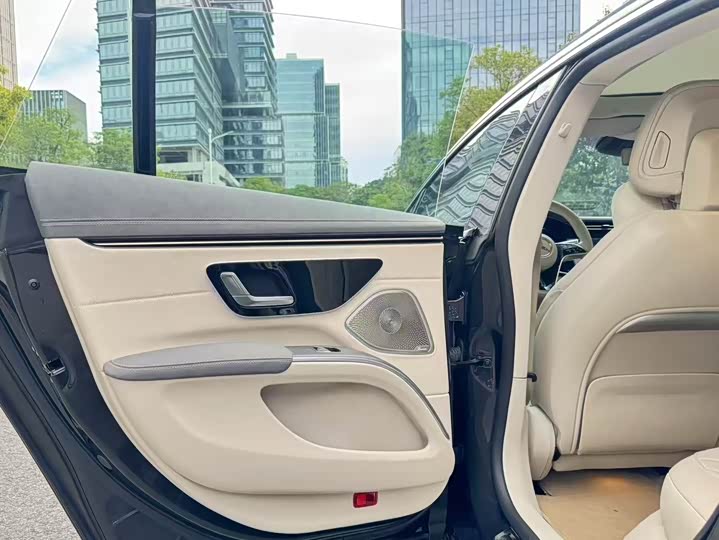 Фото 9 - Mercedes-Benz EQS