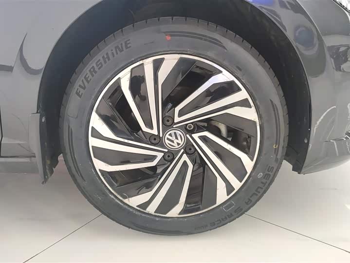 Фото 6 - Volkswagen Sagitar L