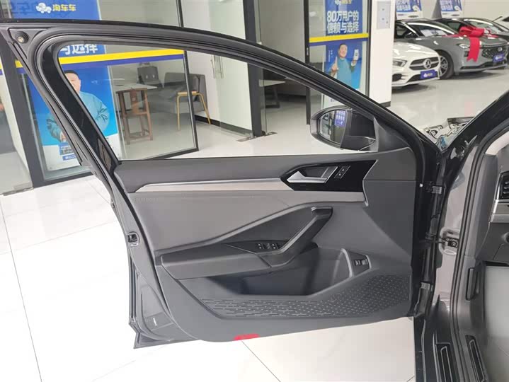 Фото 7 - Volkswagen Sagitar L