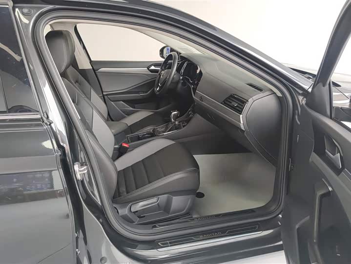 Фото 8 - Volkswagen Sagitar L