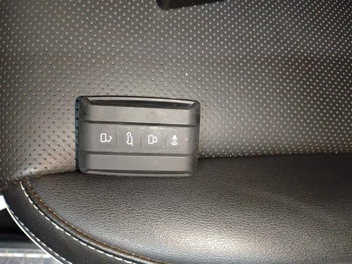 Фото 9 - Tank 300