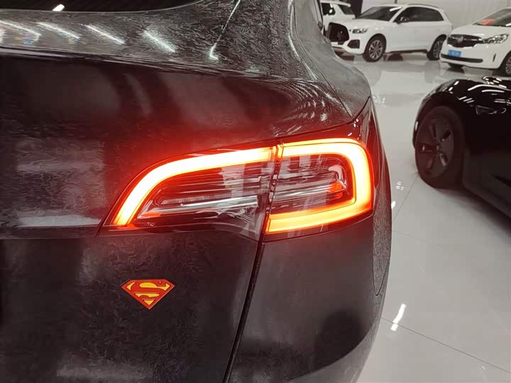 Фото 8 - Tesla Model Y