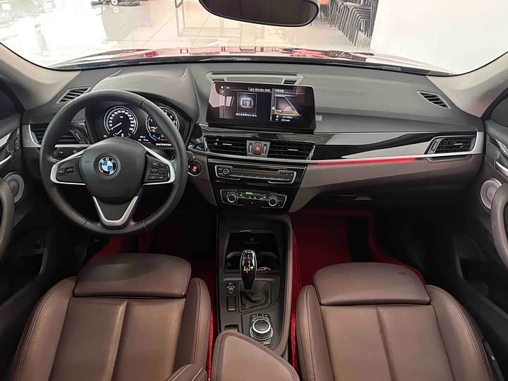 Фото 8 - BMW X1