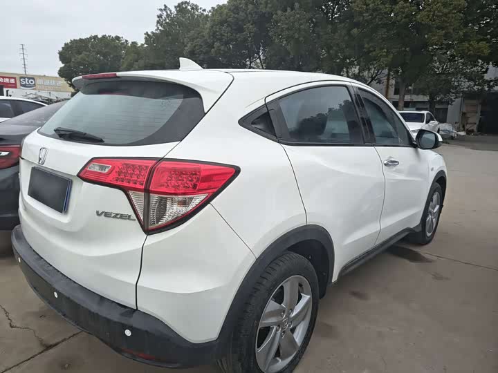 Фото 9 - Honda Vezel