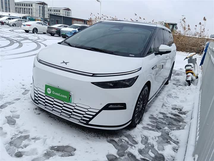 Фото 2 - XPeng X9