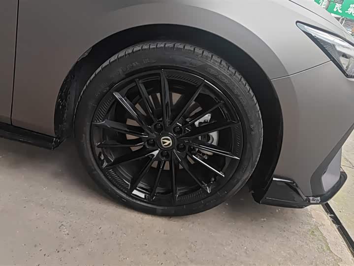 Фото 6 - Changan UNI-V