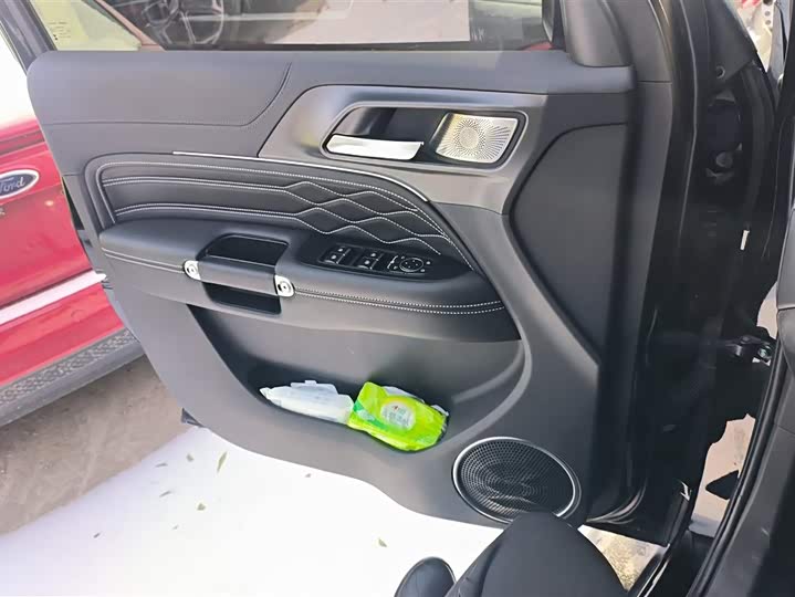 Фото 7 - Tank 300