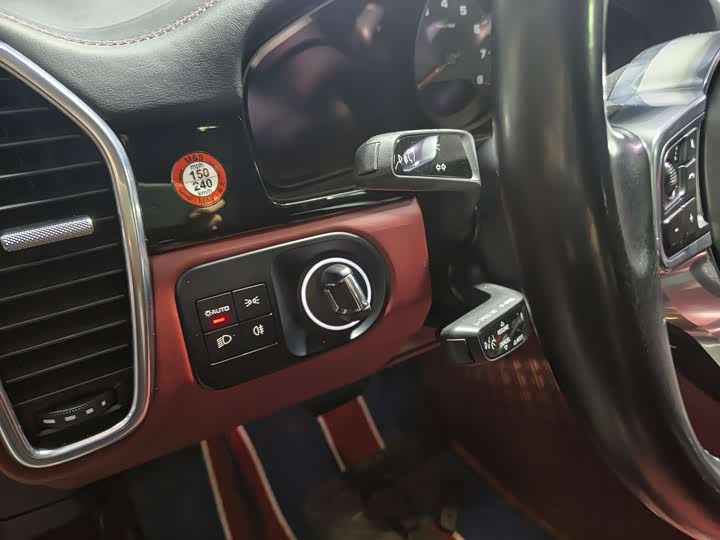 Фото 2 - Porsche Cayenne