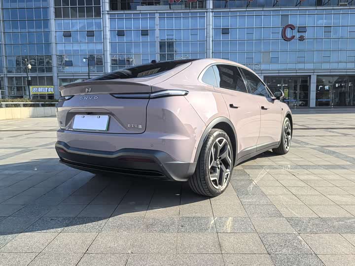 Фото 5 - Nio Onvo L60