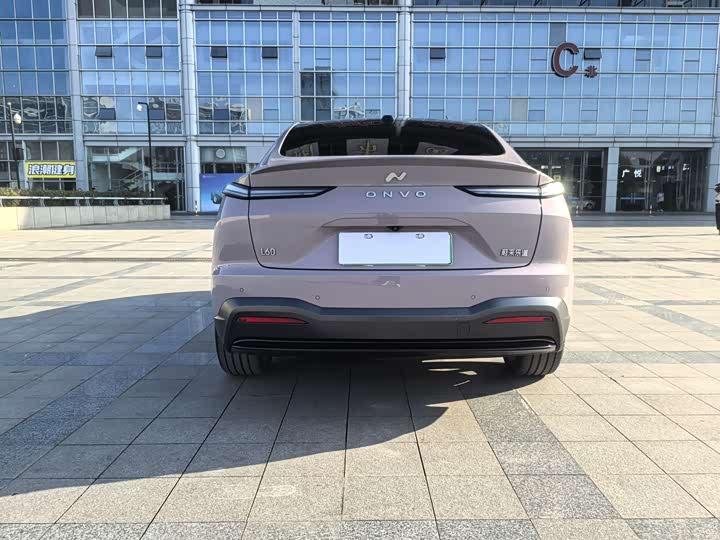 Фото 6 - Nio Onvo L60