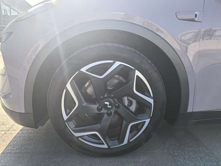 Фото 9 - Nio Onvo L60