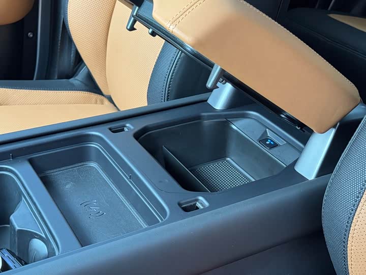 Фото 9 - Land Rover Defender