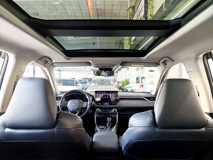 Фото 6 - Toyota Wildlander