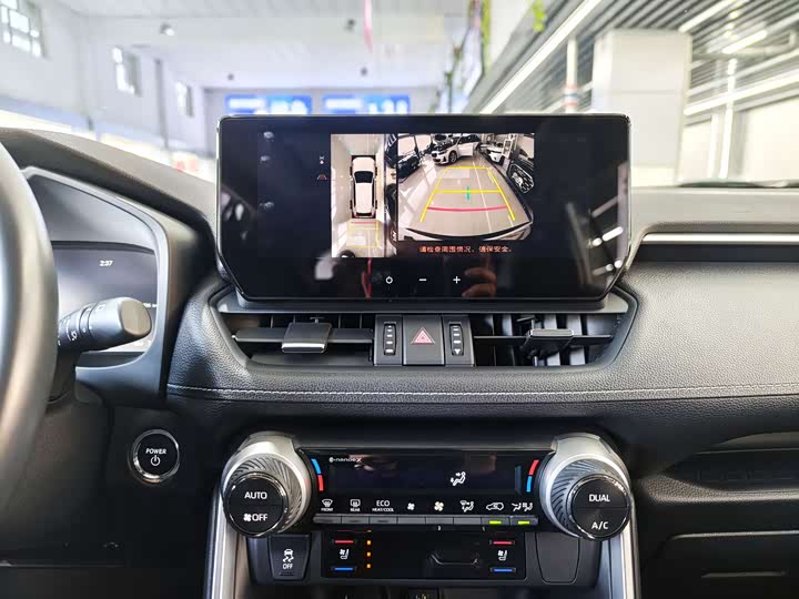 Фото 9 - Toyota Wildlander