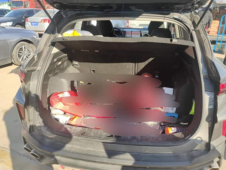 Фото 4 - Geely Coolray