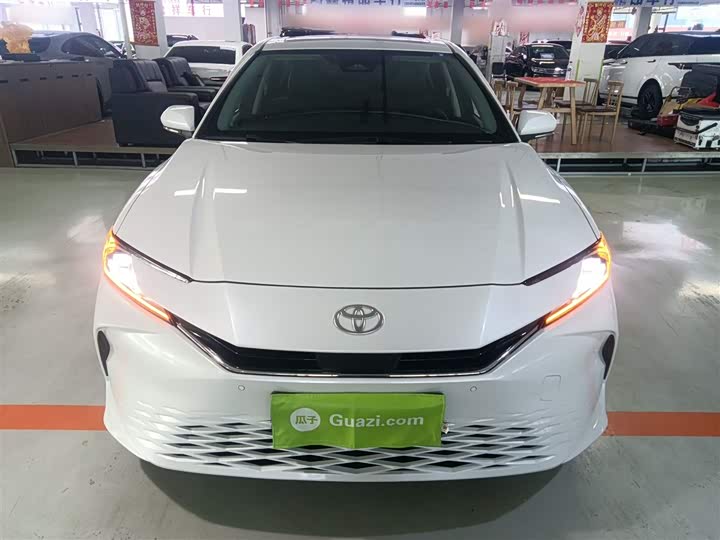 Фото 3 - Toyota Camry