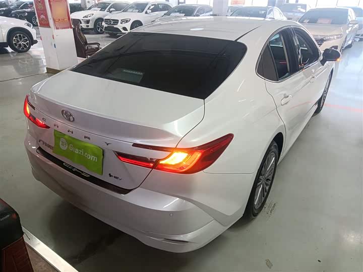 Фото 7 - Toyota Camry