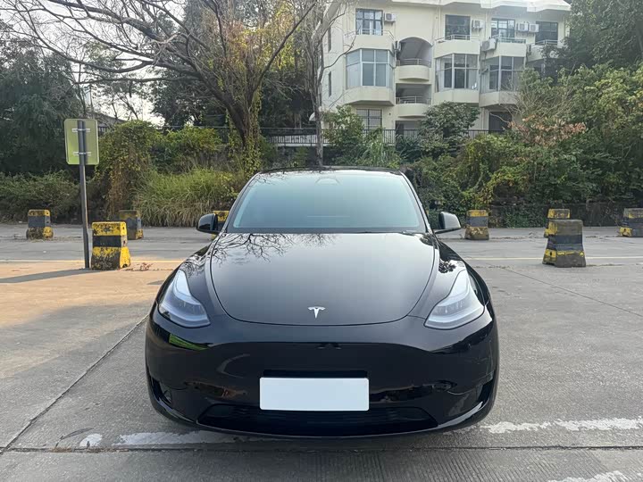 Фото 6 - Tesla Model Y