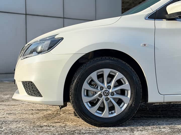 Фото 4 - Nissan Sylphy