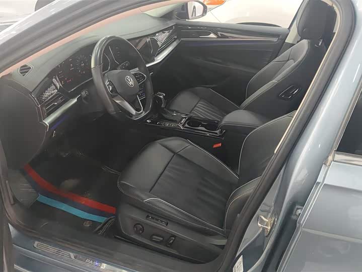 Фото 5 - Volkswagen Passat Hybrid