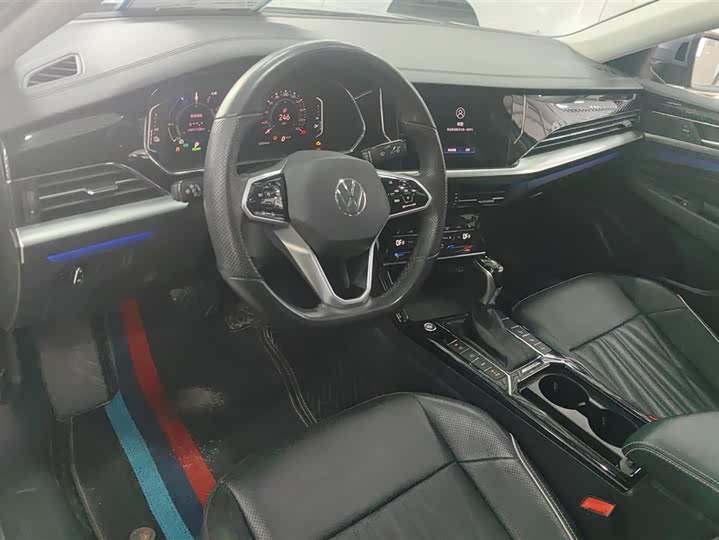 Фото 8 - Volkswagen Passat Hybrid