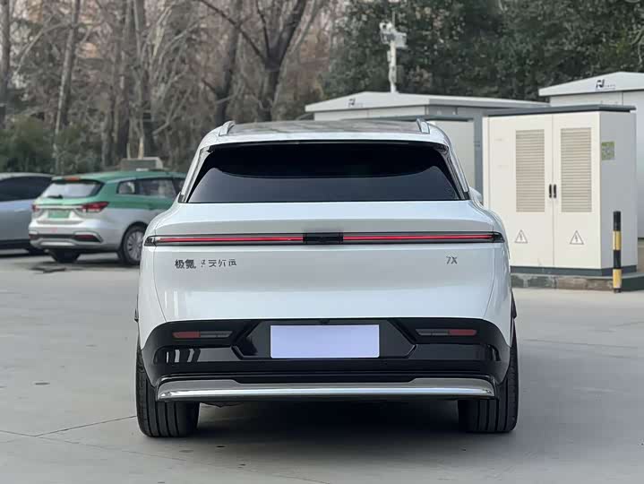 Фото 8 - Zeekr 7X