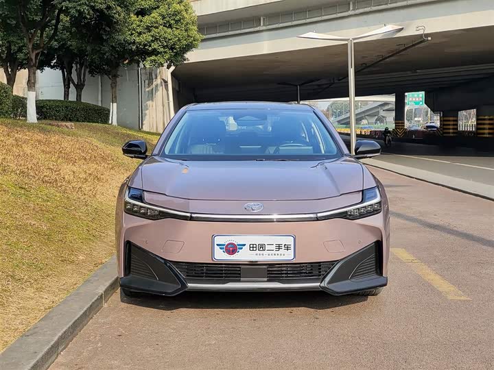 Фото 2 - Toyota bZ3