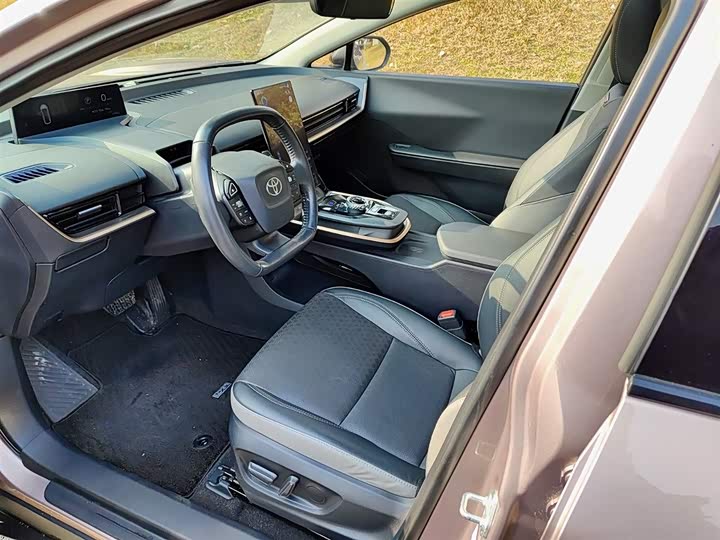 Фото 7 - Toyota bZ3