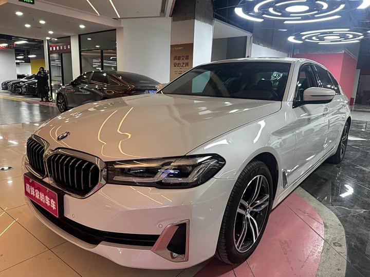 Фото 1 - BMW 5 Series