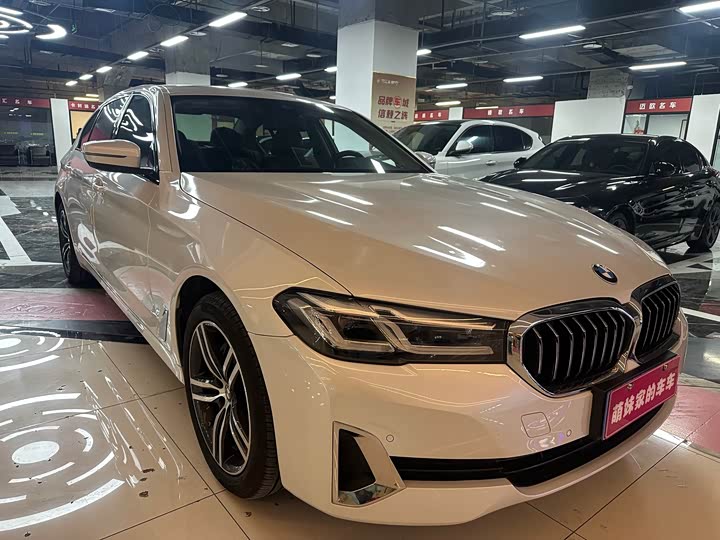 Фото 3 - BMW 5 Series