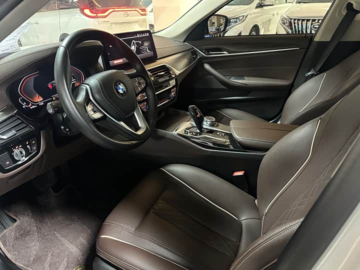 Фото 6 - BMW 5 Series