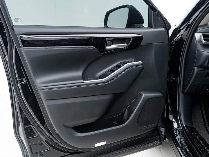 Фото 6 - Toyota Highlander